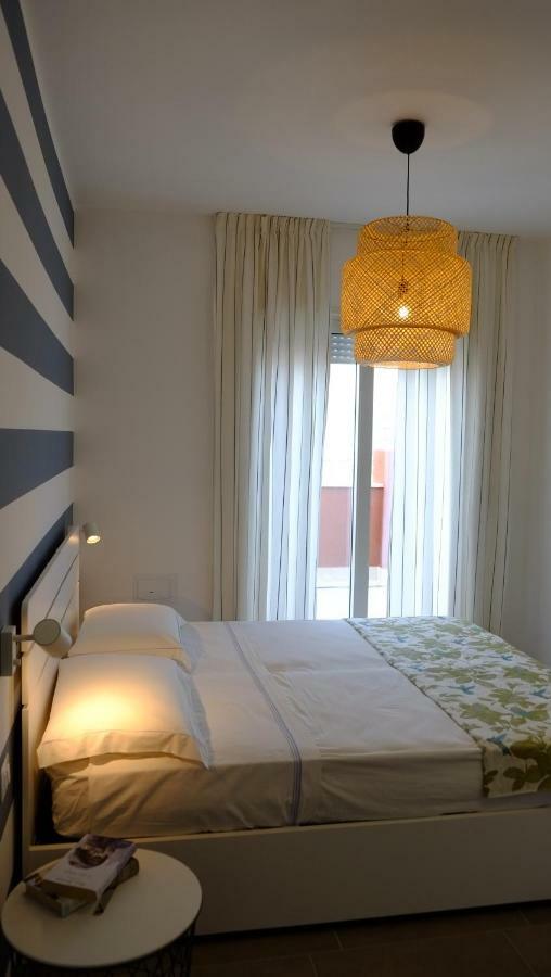 Quarantacinque Ospitalita Hotel Cagliari Bagian luar foto