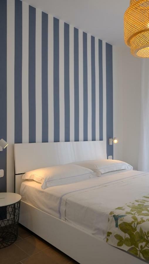 Quarantacinque Ospitalita Hotel Cagliari Bagian luar foto