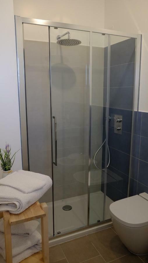 Quarantacinque Ospitalita Hotel Cagliari Bagian luar foto