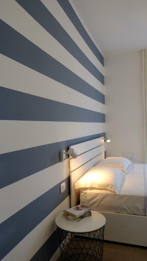 Quarantacinque Ospitalita Hotel Cagliari Bagian luar foto