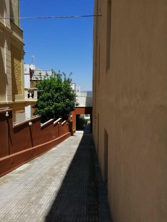 Quarantacinque Ospitalita Hotel Cagliari Bagian luar foto