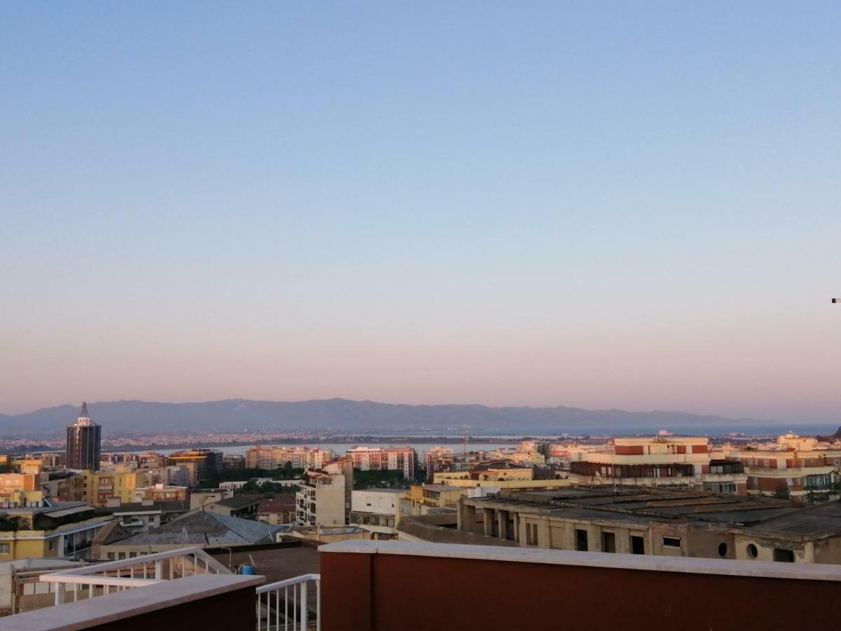Quarantacinque Ospitalita Hotel Cagliari Bagian luar foto