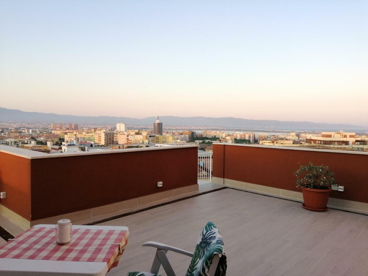 Quarantacinque Ospitalita Hotel Cagliari Bagian luar foto